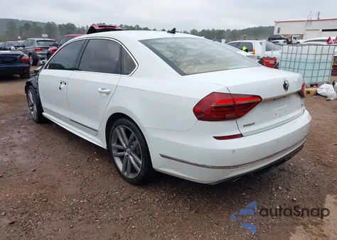 2019 Volkswagen Passat 2.0T Se R-Line z USA, uszkodzony, nr VIN 1VWMA7A34KC010044